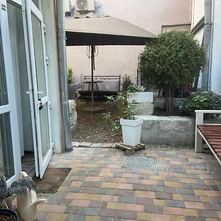 Center With Patio Lejlighed *